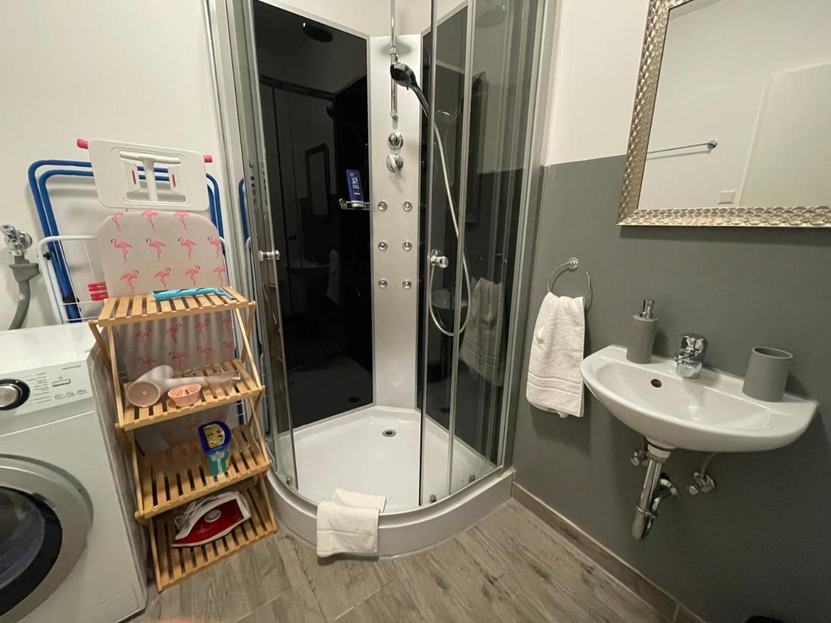 Urbansuites - Modern & Zentral In Der City - Dein Zuhause In Stuttgart Eksteriør billede