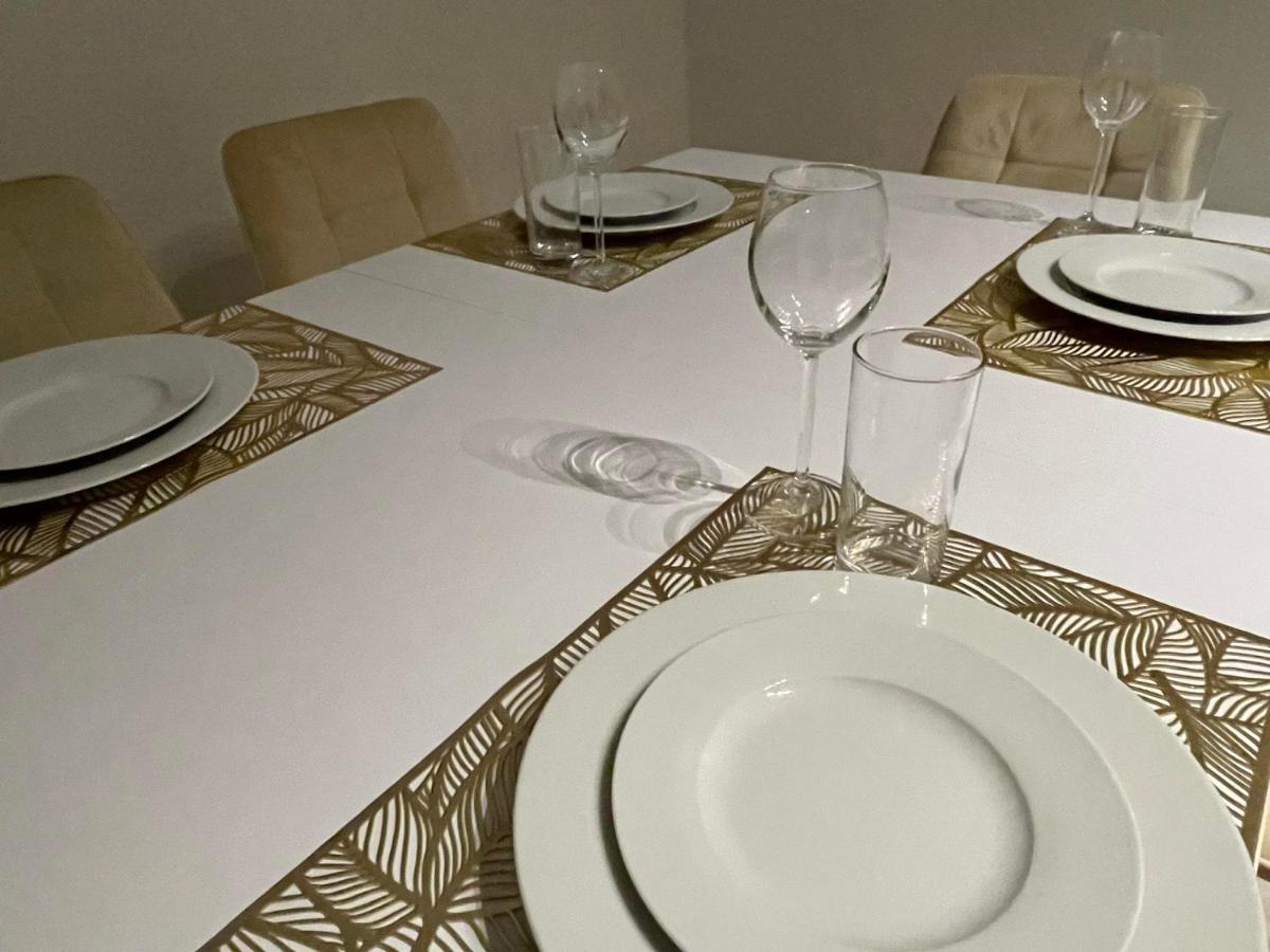 Urbansuites - Modern & Zentral In Der City - Dein Zuhause In Stuttgart Eksteriør billede