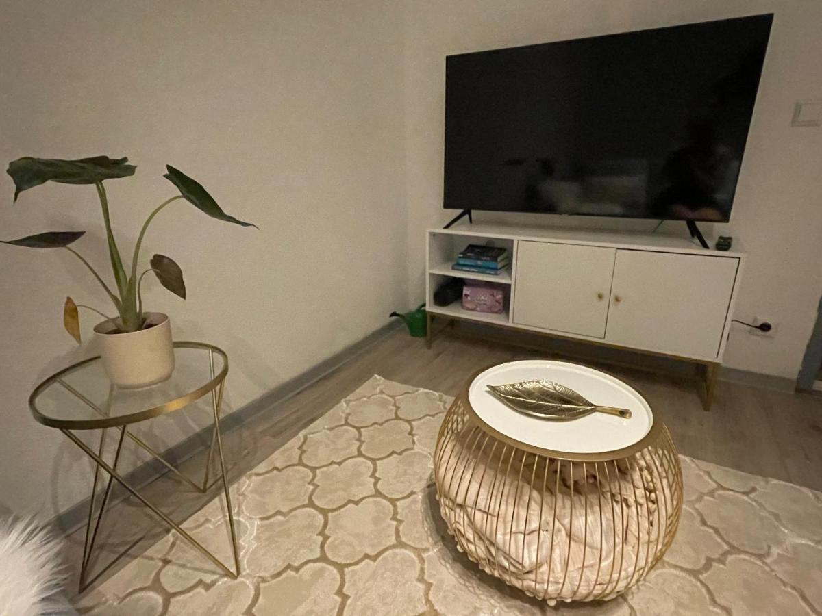 Urbansuites - Modern & Zentral In Der City - Dein Zuhause In Stuttgart Eksteriør billede
